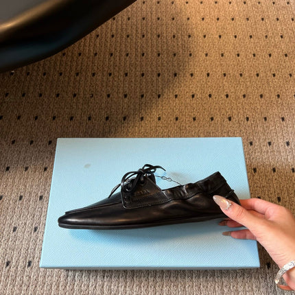 PRADA 26S LACE UP SQUARE TOE LOAFERS IN BLACK CALFSKIN