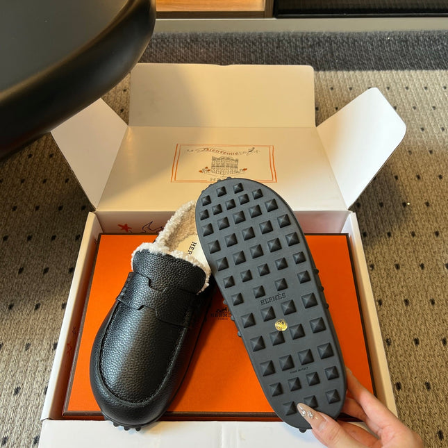 HM 26S DESTIN MULES IN BLACK CALFSKIN