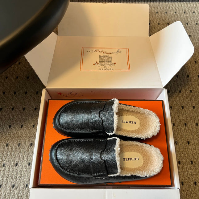 HM 26S DESTIN MULES IN BLACK CALFSKIN