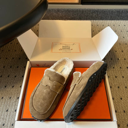 HM 26S DESTIN MULES IN GREYISH BEIGE SUEDE