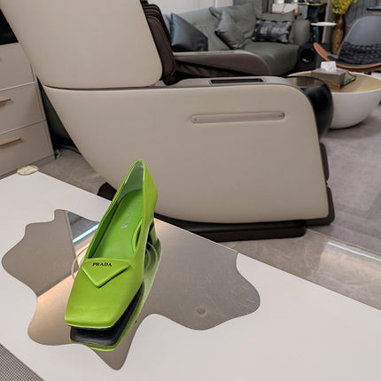 TRIANGLE LOGO PUMPS IN APPLE GREEN SATIN