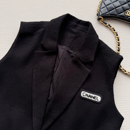 CHANEL 26S SLEEVELESS BLAZER 708