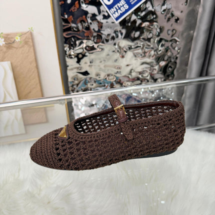 PRADA 26S MARY JANE FLATS IN DARK BROWN WOVEN RAFFIA WITH TRIANGLE LOGO