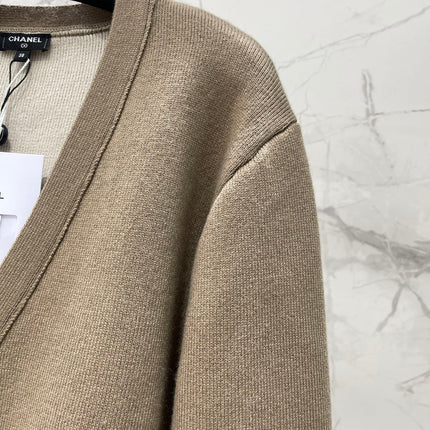 CHANEL 26S V-NECK CARDIGAN 1547