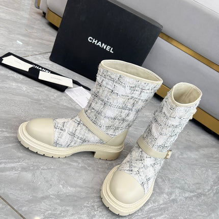 CHANEL 25S MID-CALF BOOTS 45MM IN BEIGE CALFSKIN AND WHITE TWEED GOLD HARDWARE