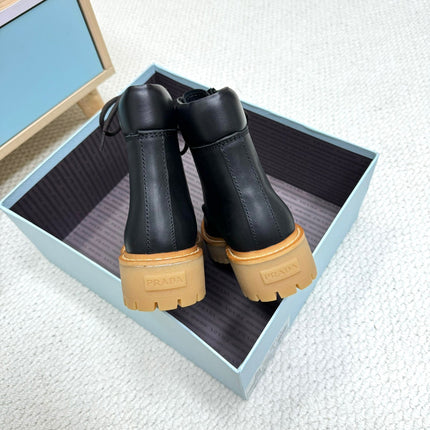 PRADA 25S LACE-UP ANKLE BOOTS IN BLACK CALFSKIN
