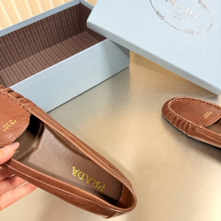 PRADA 26S CLASSIC LOAFERS IN CAMEL BROWN LAMBSKIN