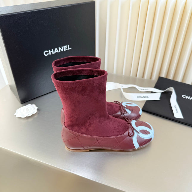 CHANEL 26S ANKLE BOOTS IN RED CALFSKIN AND SUEDE SQUARE TOE
