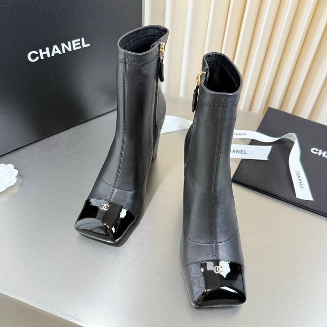 CHANEL 26S ZIPPER BOOTS 75 MM IN BLACK CALFSKIN AND PATENT LEATHER SQUARE TOE HIGH