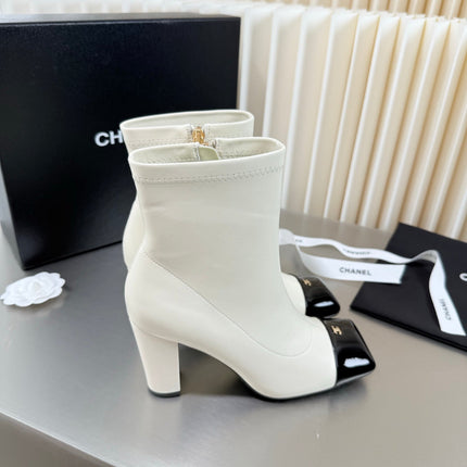 CHANEL 26S ZIPPER BOOTS 75 MM IN WHITE CALFSKIN AND BLACK PATENT LEATHER SQUARE TOE HIGH