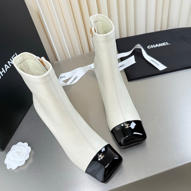 CHANEL 26S ZIPPER BOOTS 75 MM IN WHITE CALFSKIN AND BLACK PATENT LEATHER SQUARE TOE HIGH