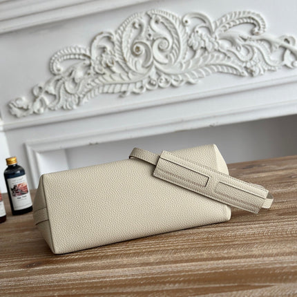 HM 25S BERLINGOT 24 CM IN CREAM WHITE LAMBSKIN