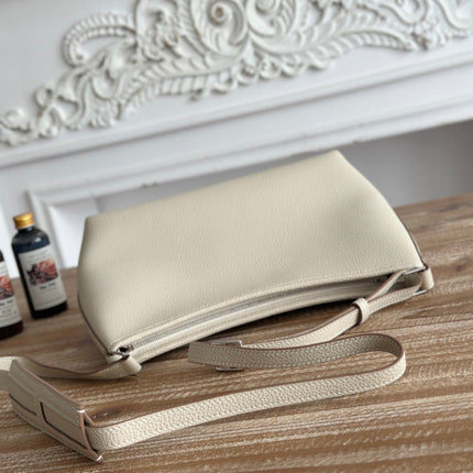 HM 25S BERLINGOT 24 CM IN CREAM WHITE LAMBSKIN