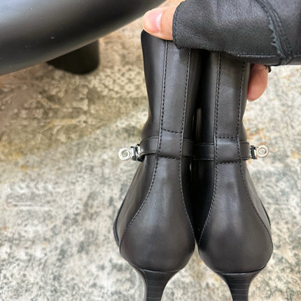 HM 26S POINTED-TOE ANKLE BOOTS 35 MM IN BLACK CALFSKIN