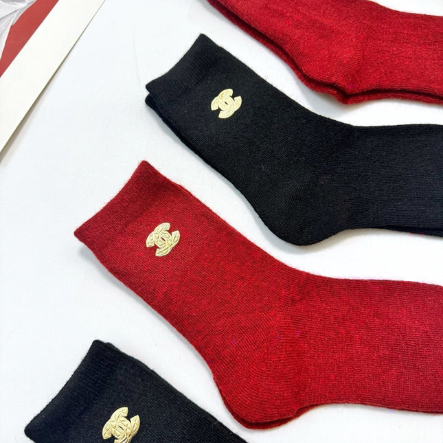 CHANEL 26S CREW SOCKS 403655 (1 BOX)