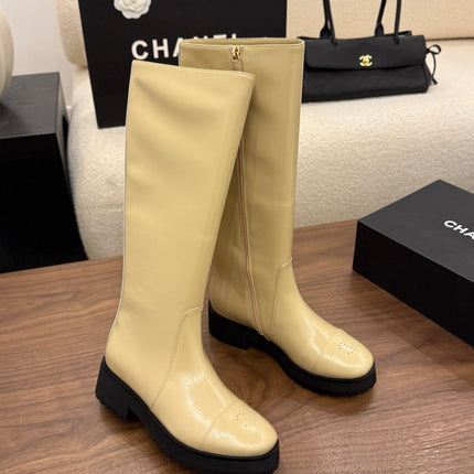 CHANEL 26S TALL BOOTS 45 MM IN BEIGE PATENT LEATHER ROUNDED TOE