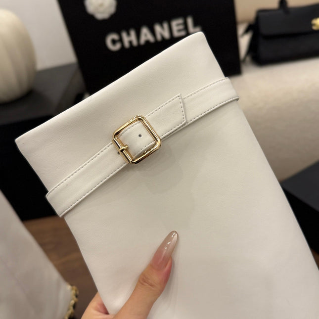 CHANEL 26S TALL BOOTS 60 MM IN WHITE CALFSKIN TALL BOOTS WITH GOLD TONE CHAIN DETAIL