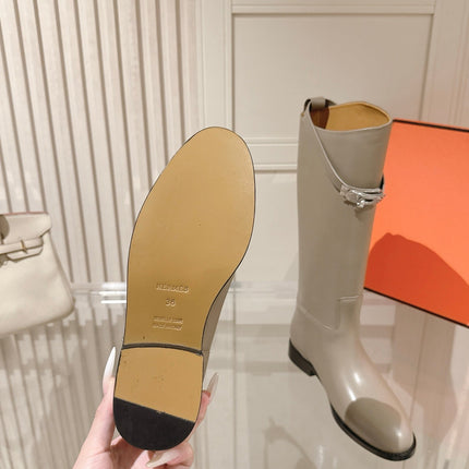 HM 26S TALL FLAT BOOTS IN GREYISH BEIGE CALFSKIN