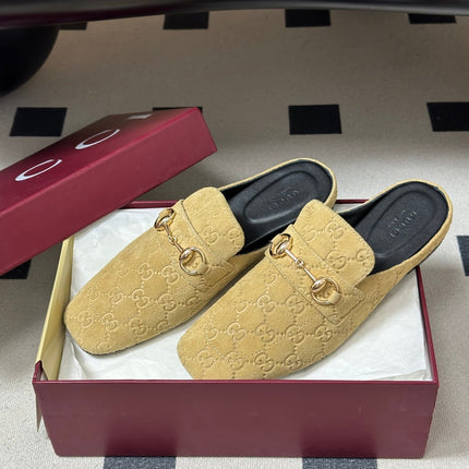 GUCCI 26S HORSEBIT LOAFER MULES IN BEIGE SUEDE
