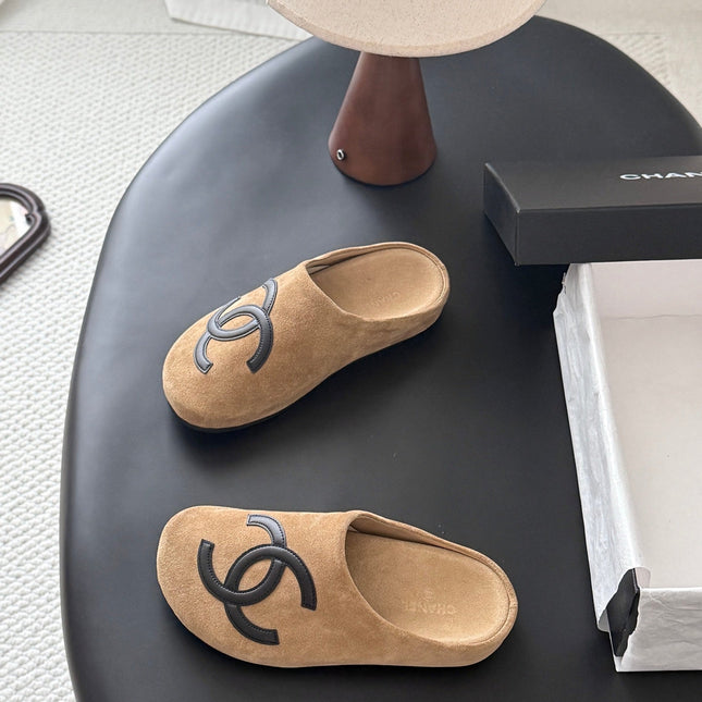 CHANEL 26S MULES IN BROWN SUEDE ROUND TOE