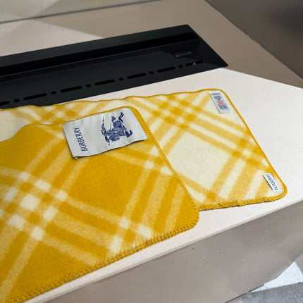 BURBERRY 26S SCARF 180CM IN CASHMERE 307284