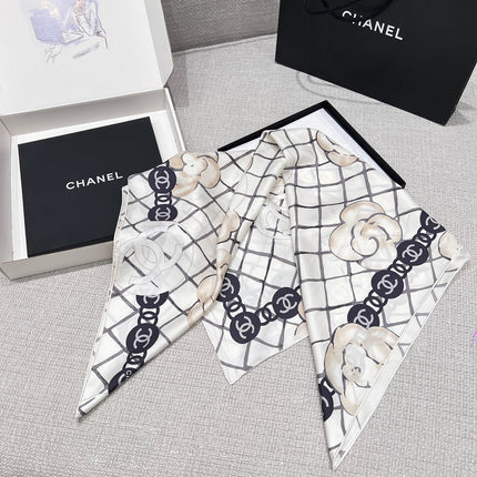 CHANEL 26S SCARF 90 IN SILK 311805
