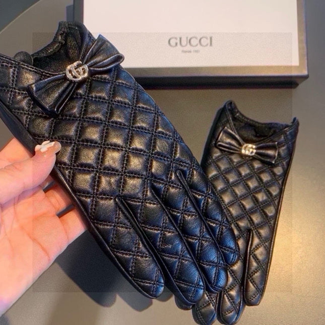 TOUCHSCREEN GLOVES WITH BOW IN BLACK LAMBSKIN 467968