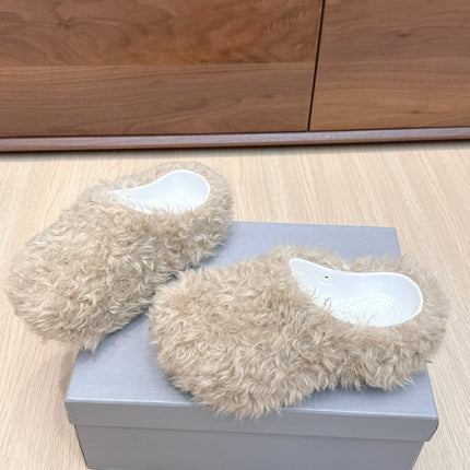 BALENCIAGA 25S MULES IN BEIGE FAUX FUR