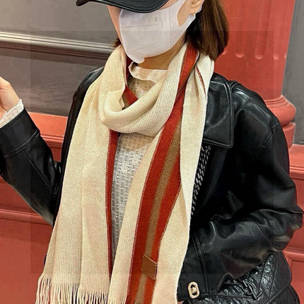 GUCCI 25S SCARF 180 IN CASHMERE 711250