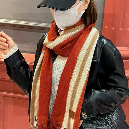 GUCCI 25S SCARF 180 IN CASHMERE 711251