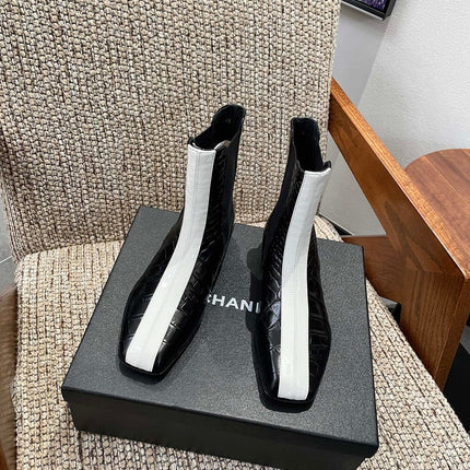 CHANEL 26S ANKLE BOOTS IN BLACK CROCODILE EMBOSSED CALFSKIN WITH WHITE TRIM