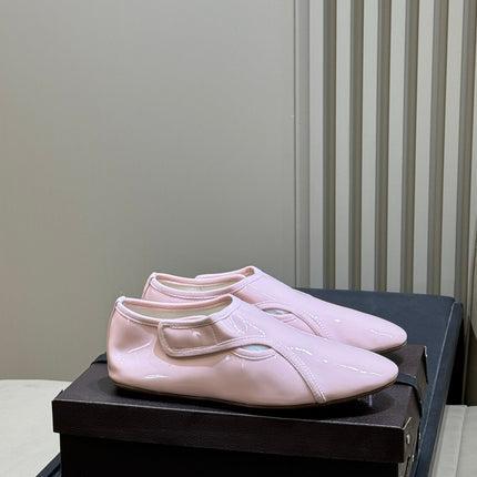 ALAIA 26S FLAT LOAFERS IN LIGHT PINK GLOSSY LAMBSKIN