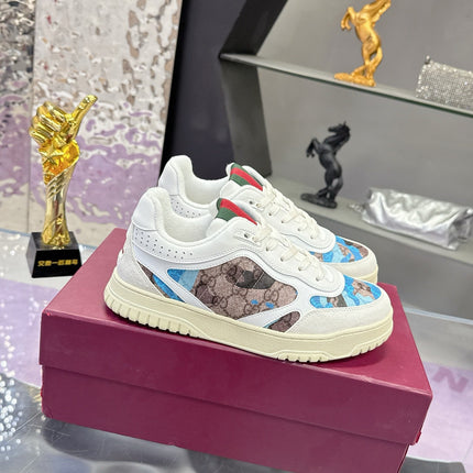 GUCCI 26S SNEAKER IN WHITE AND BLUE CALFSKIN