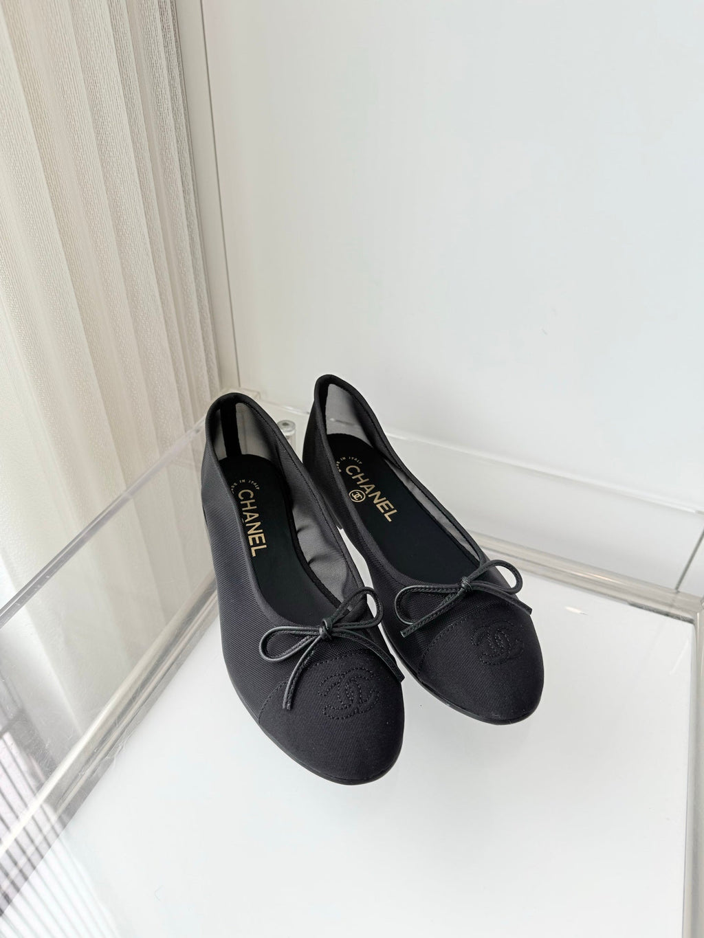 26S BALLET FLATS IN BLACK MESH TOE CAP AND BOW
