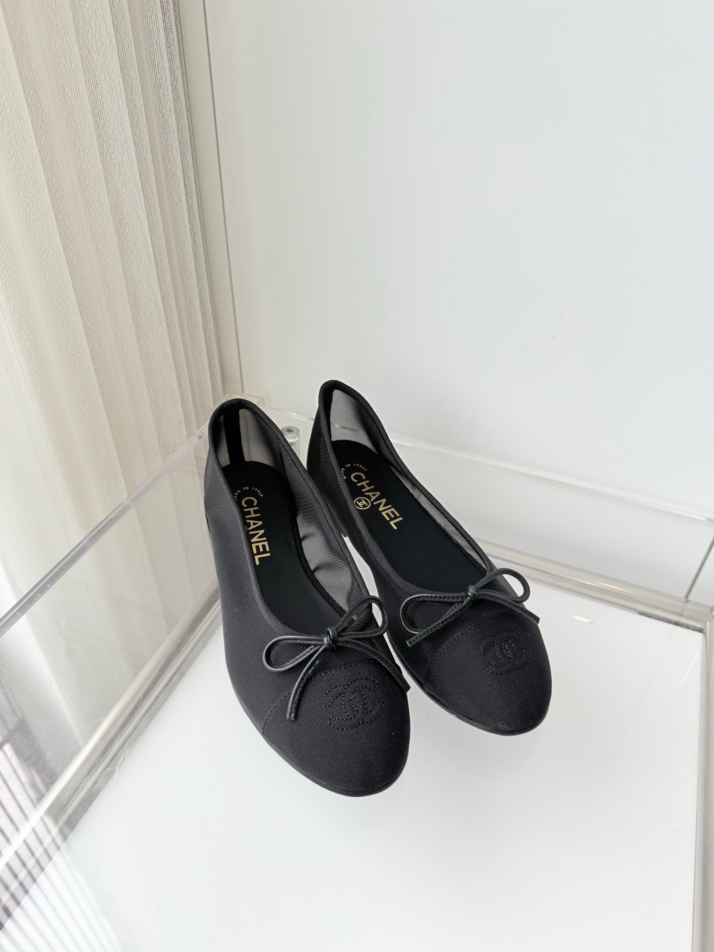 26S BALLET FLATS IN BLACK MESH TOE CAP AND BOW