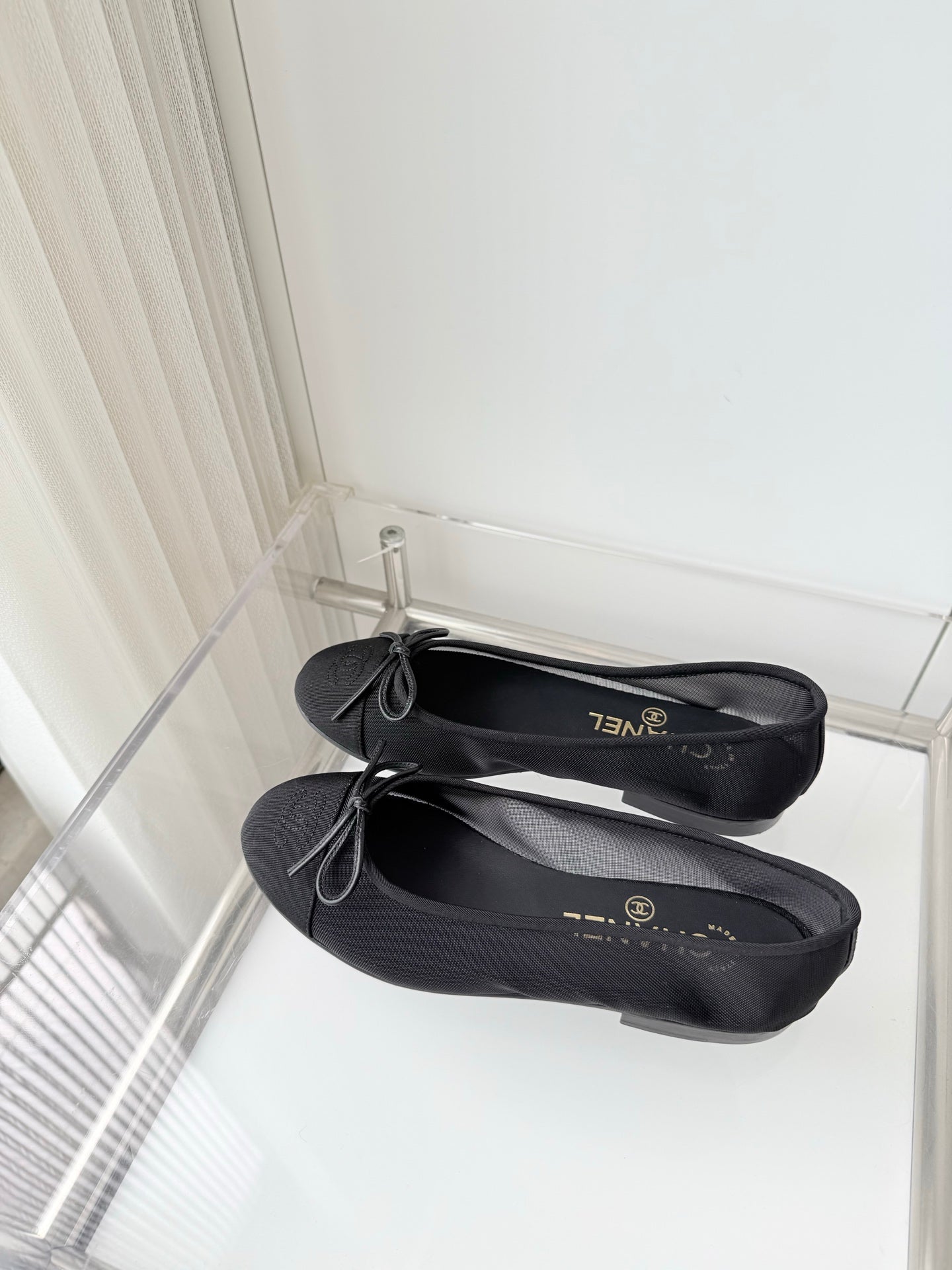 26S BALLET FLATS IN BLACK MESH TOE CAP AND BOW