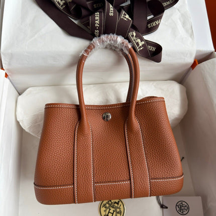 HM 25S GARDEN PARTY 23 CM IN CHESTNUT BROWN TOGO