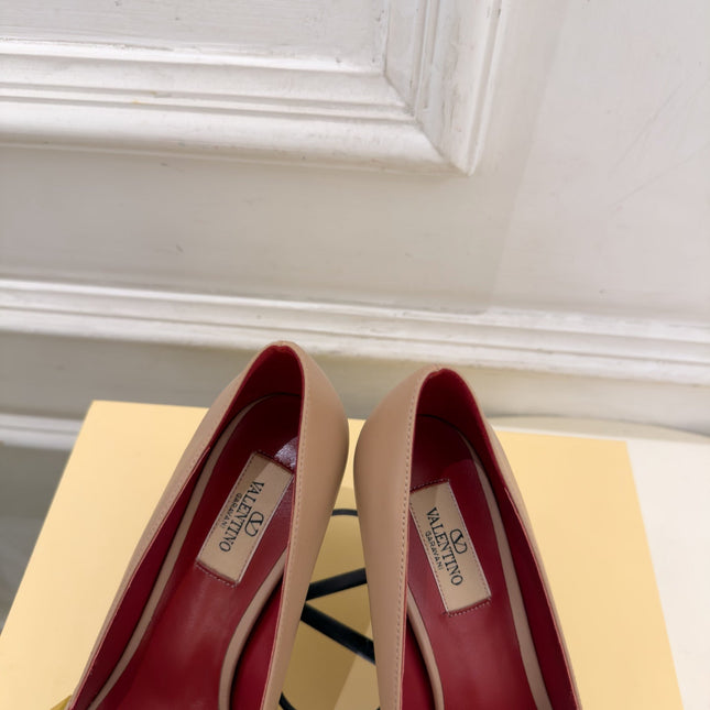 VALENTINO 26S STUDDED POINTED TOE PUMPS 80 MM IN NUDE CALFSKIN